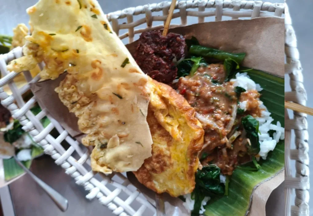 Menikmati Sarapan dengan Pecel Pincuk, Kuliner Tradisional yang Selalu Dirindukan