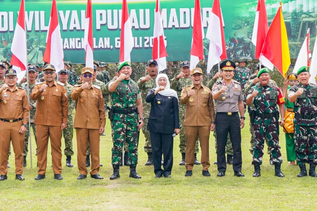 Khofifah dan Pangdam V/Brawijaya Buka Karya Bakti TNI di Madura, Bangun 33 Jembatan dan 400 RTLH
