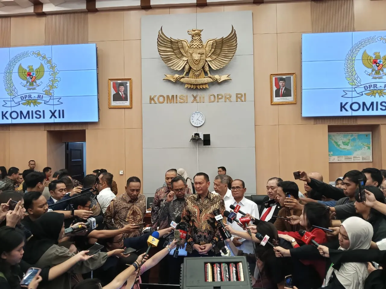 DPR Soroti Antrean BBM, Pertamina Diminta Benahi Distribusi