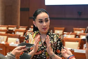 Amelia Ingatkan Bahaya Algoritma Media Sosial Bentuk Persepsi Publik