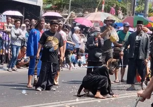 Tamu Mancanegara Hadir, Pejabat Pemkot Batu Justru Tak Tampak di Festival Bantengan Nuswantara 2026