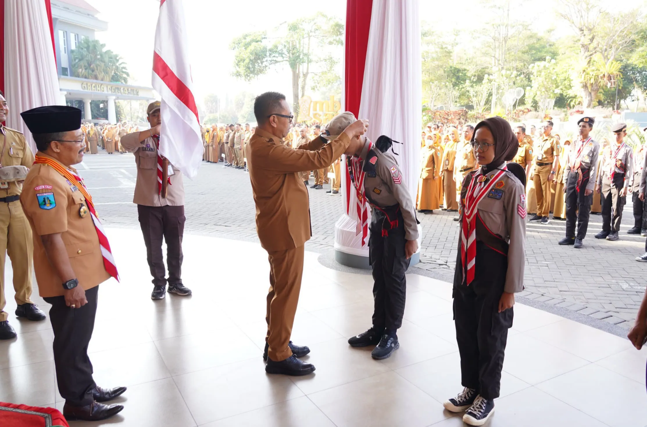 Nurochman Lepas 49 Pramuka Kota Batu ke Jamnas XII