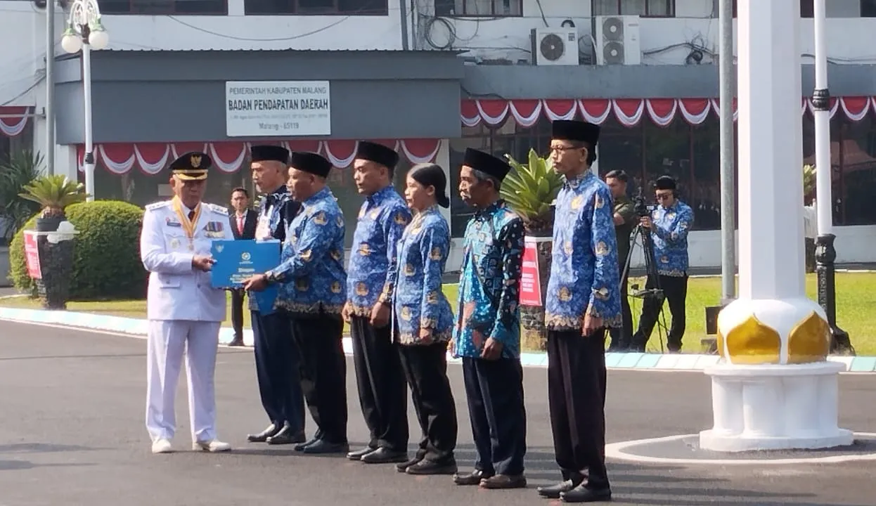 Bupati Malang Pimpin Upacara HUT RI ke-81, 6 PNS Terima Satyalancana