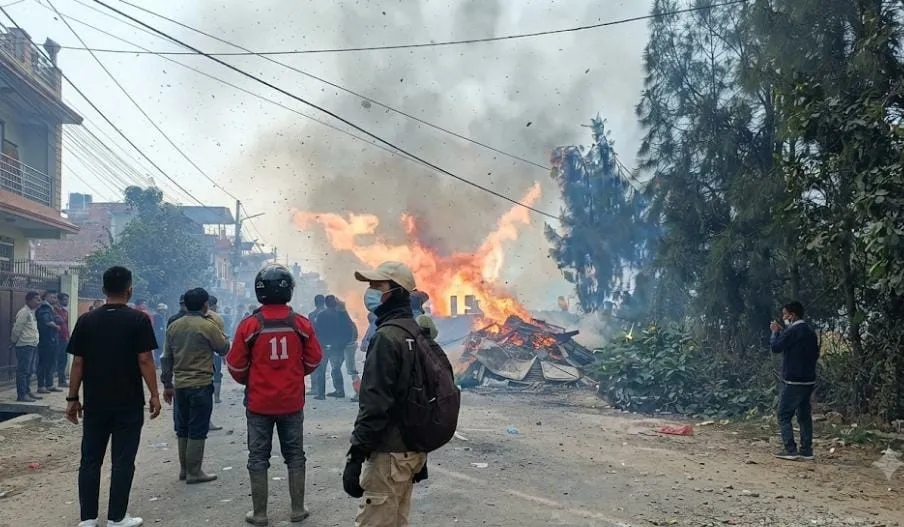 Karhutla TNBTS Makin Mengkhawatirkan, Api Merembet ke Poncokusumo dan Jalur Jemplang Ditutup