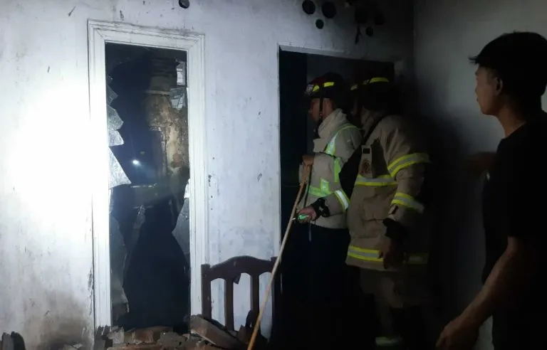 Kebakaran Rumah di Pakis, 12 Mesin Jahit Hangus, Kerugian Ditaksir Rp100 Juta