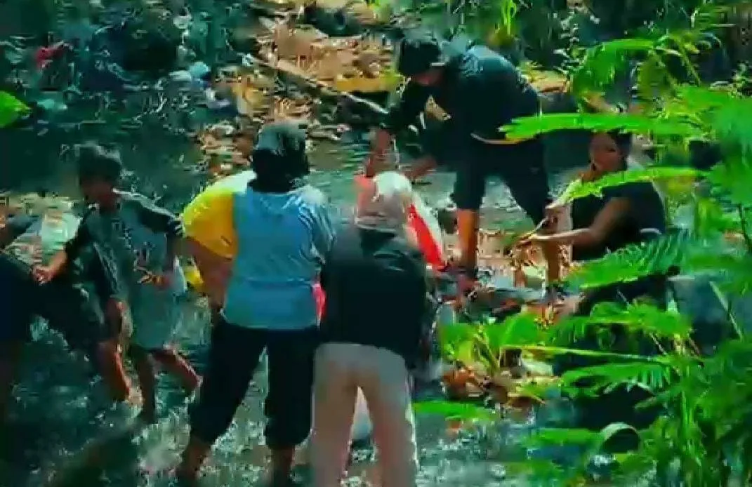 Jelang WCD 9 Oktober, DLH dan Tugu Tirta Bersihkan Sumber Air Merjosari