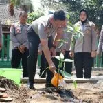 Green Policing Polresta Malang, Warga Diajak Menanam Pohon dan Cegah Kebakaran